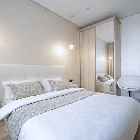 Apartament Vip On Sq Nezavisimosti Marksa 8 *