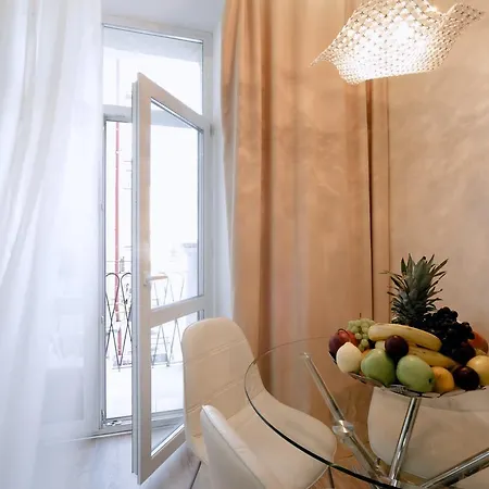Apartament Vip On Sq Nezavisimosti Marksa 8 *